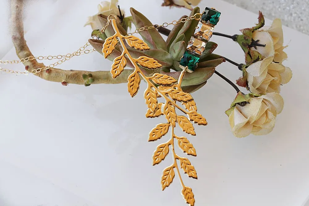 EMERALD CRYSTAL NECKLACE