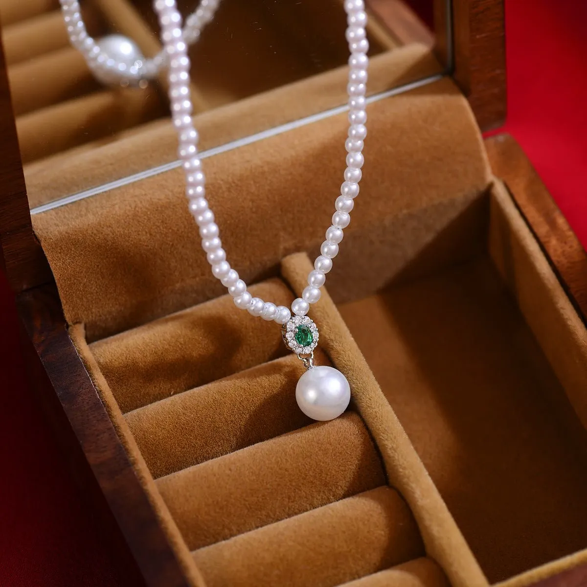 Emerald Pearl Necklace