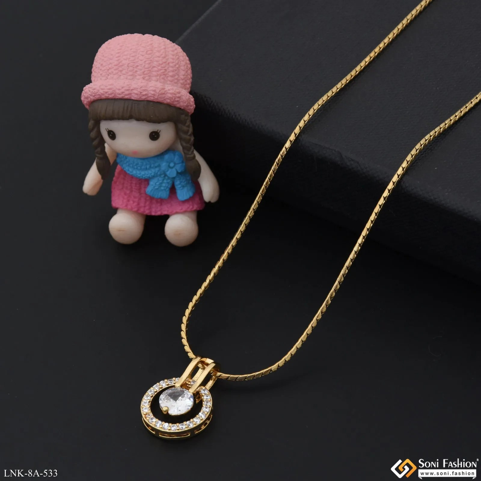 Eye-Catching Design Gold Plated Chain Pendant for Ladies - Style A533