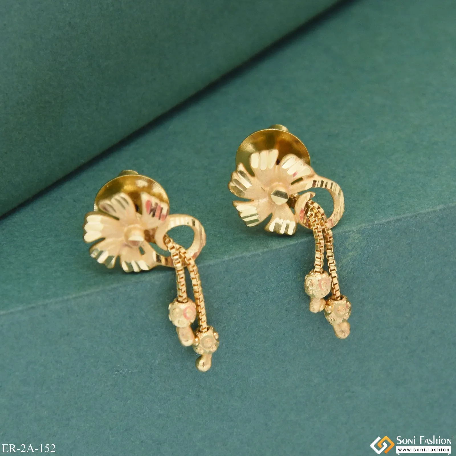 Fashionable Hand-Finished Design Gold Plated Earrings for Lady - Style A152