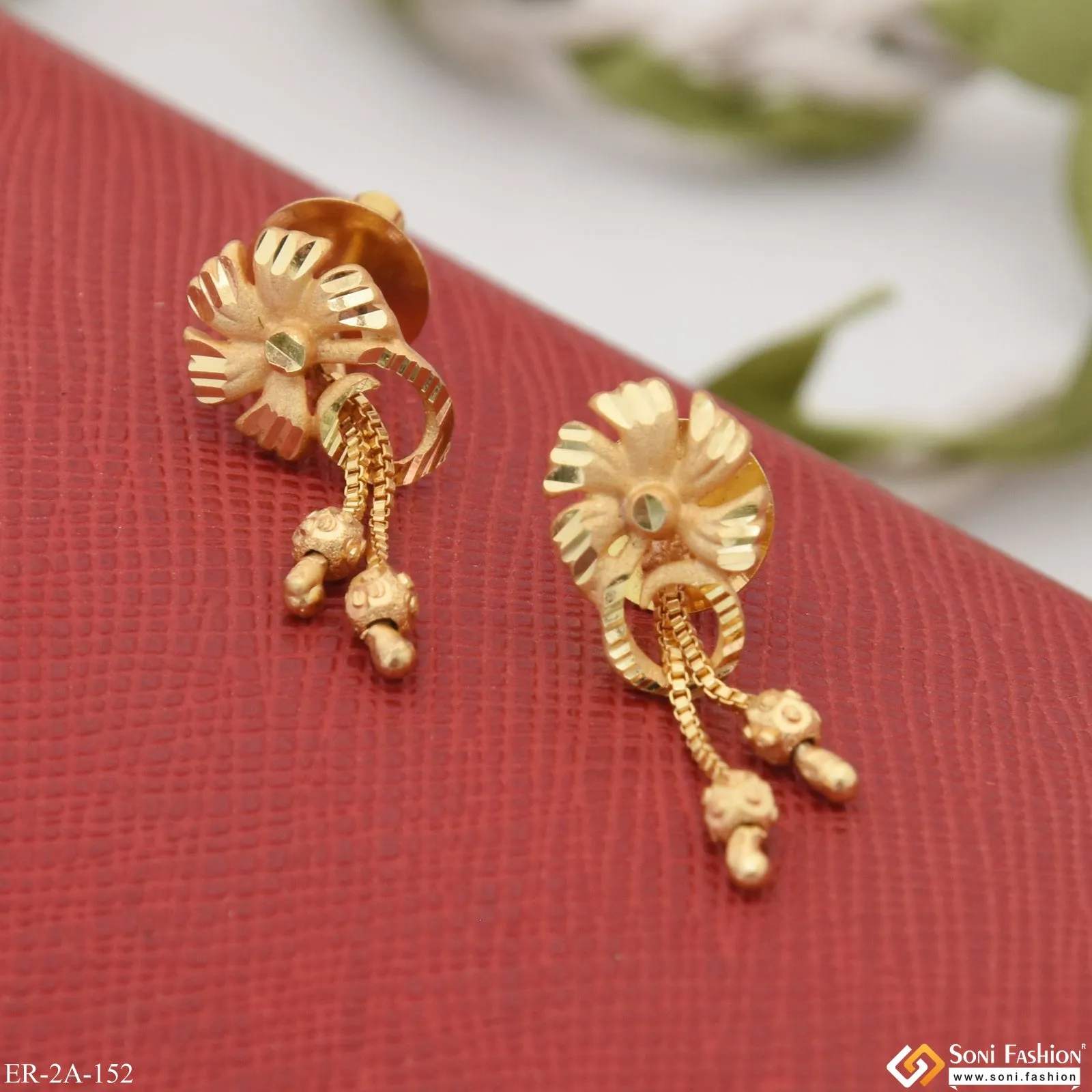 Fashionable Hand-Finished Design Gold Plated Earrings for Lady - Style A152