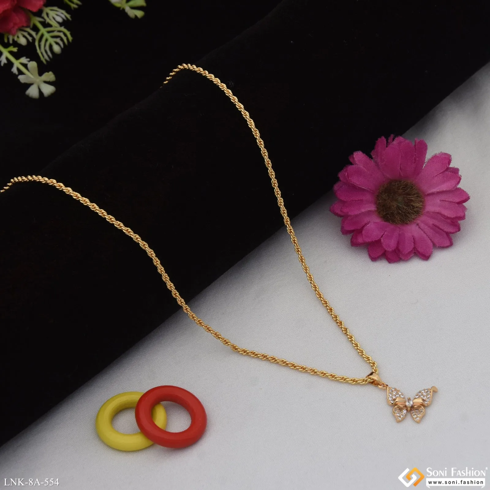 Gorgeous Design Gold Plated Chain Pendant for Ladies - Style A554