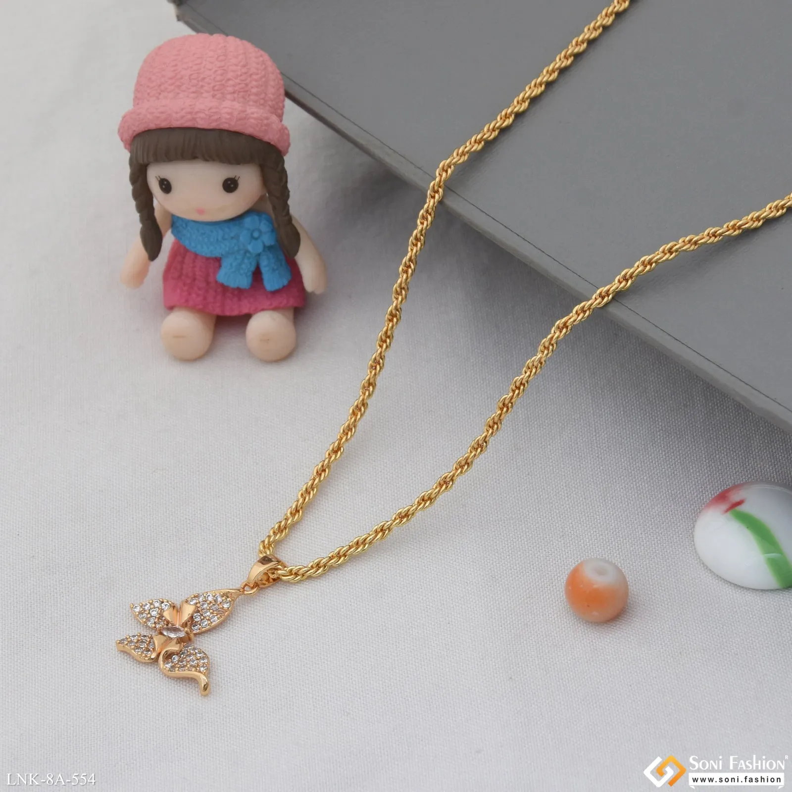 Gorgeous Design Gold Plated Chain Pendant for Ladies - Style A554