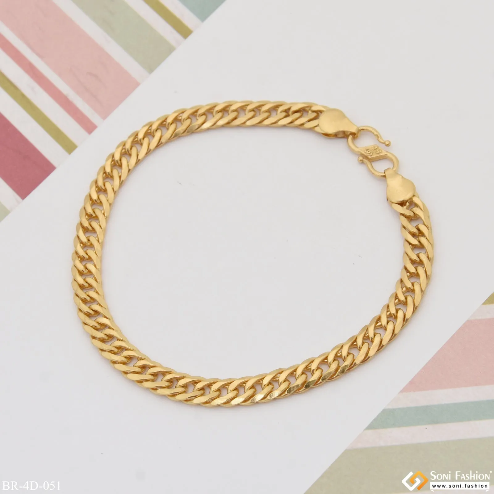 Link Designer Design Best Quality Gold Plated Bracelet for Men - Style D051