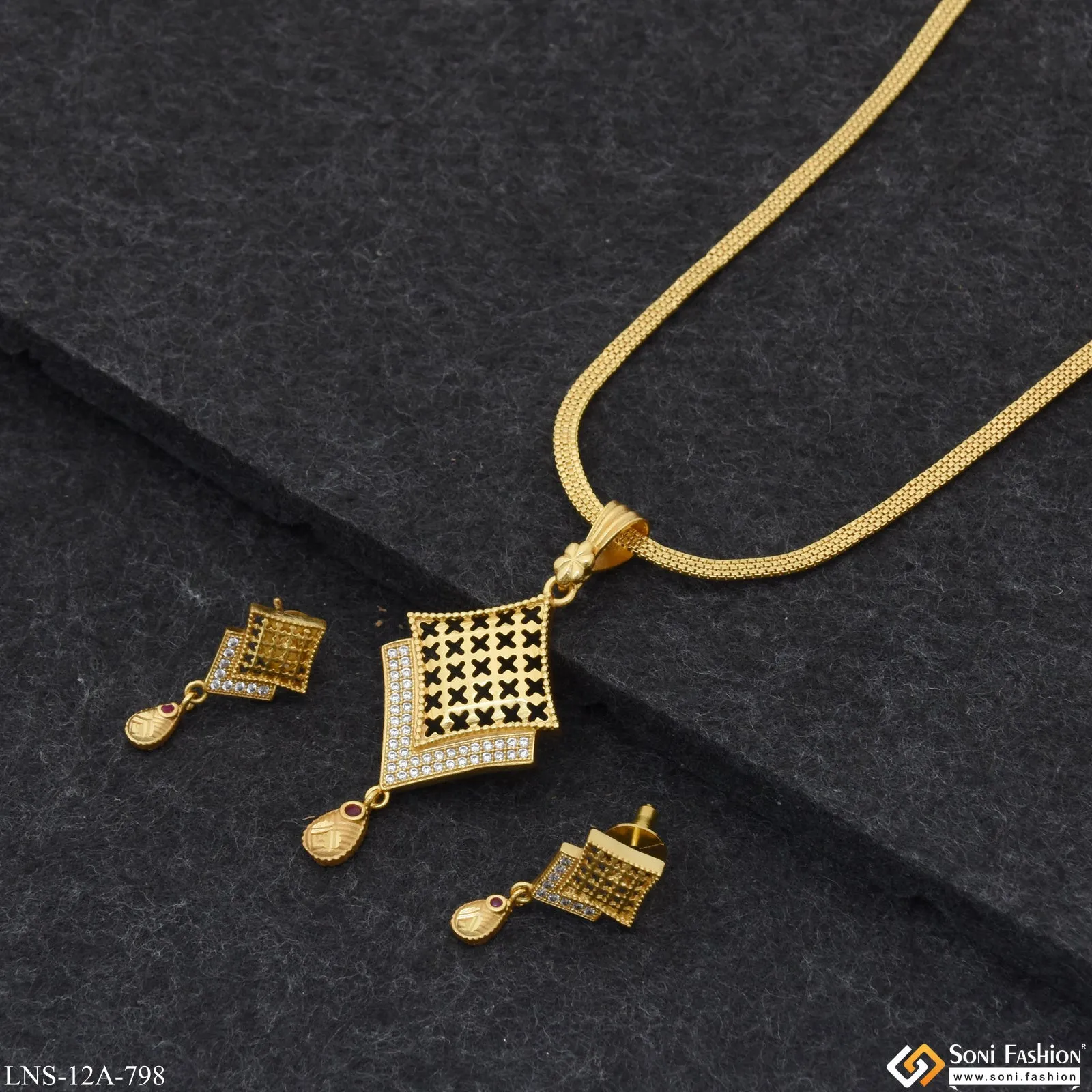 Magnificent Design Gold Plated Chain Pendant for Ladies - Style A798
